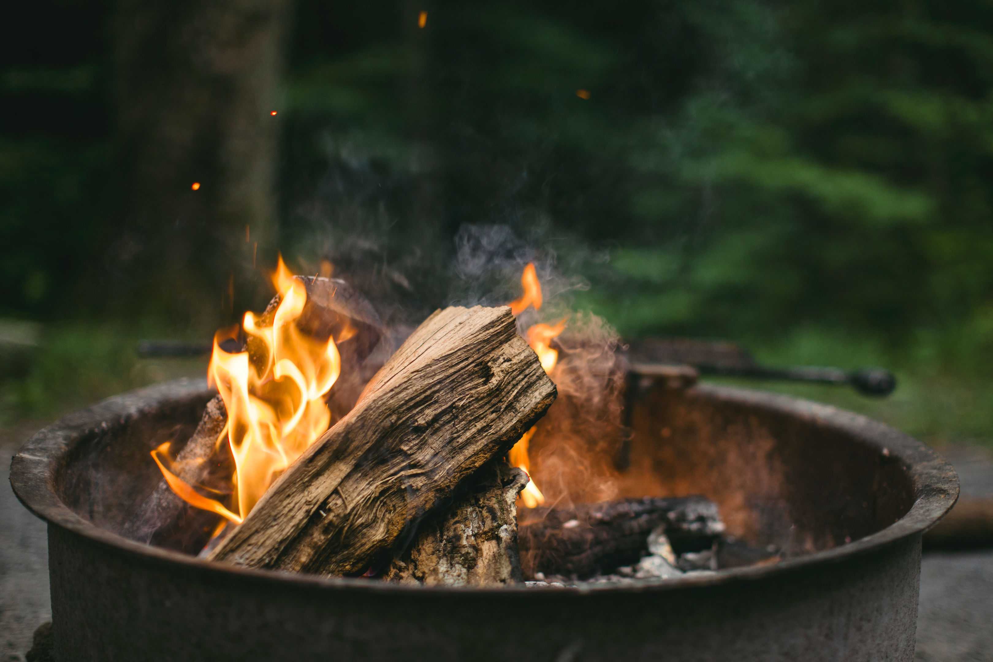 Outdoor fireplace